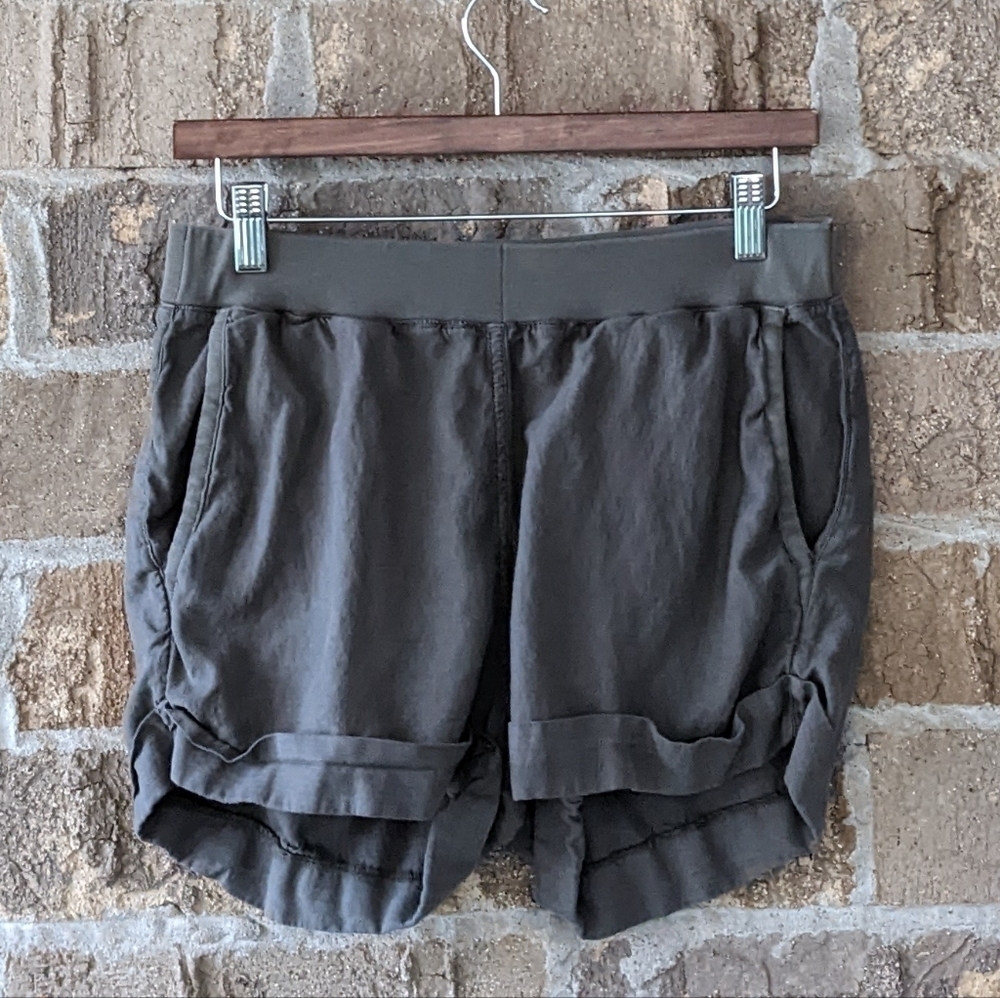 Faherty Olive Green Lightweight Cuffed Casual Shorts Small Boho Beachy